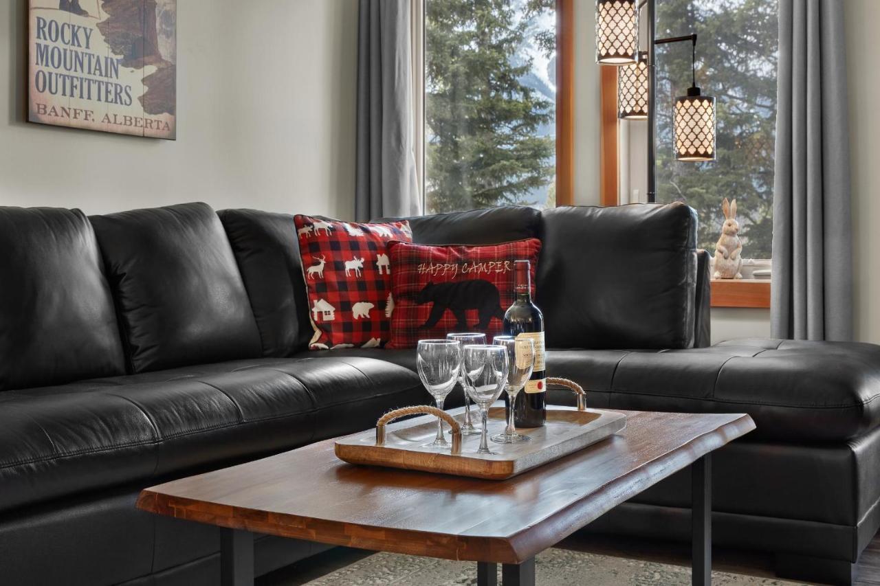 Newly Renovated Grizzly Lodge, Spacious 3Br 2Ba With Open Pool, Hot Tub Canmore Exterior foto